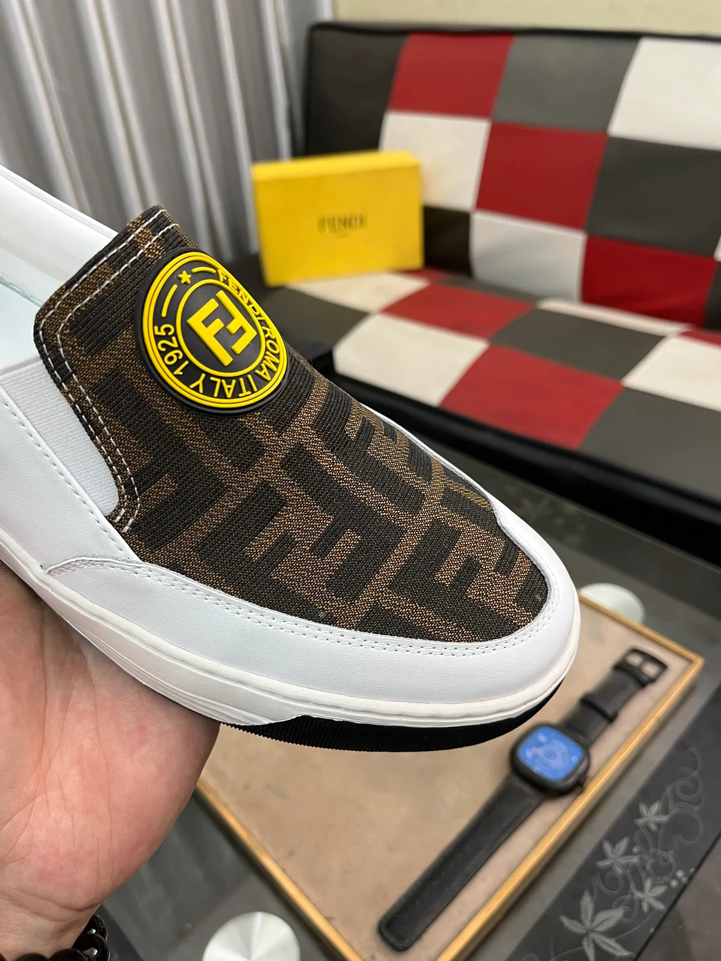Men's Men's Shoes💰420⌚️⌚️[Fendi] Fendi's latest casual shoes for men! Available at counters simultaneously! Made entirely of imported top-grain calfskin, the interior is made of top-grain water-dyed cowhide, and the original factory-supplied rubber outsole. Leading new fashion concepts. Matching code: 38-442️⃣Colors available